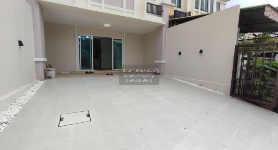 Casa adosada en venta de 3 habitaciones en Bang Khun Thian, Bangkok