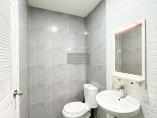Casa adosada en venta de 5 habitaciones en Nong Khaem, Bangkok