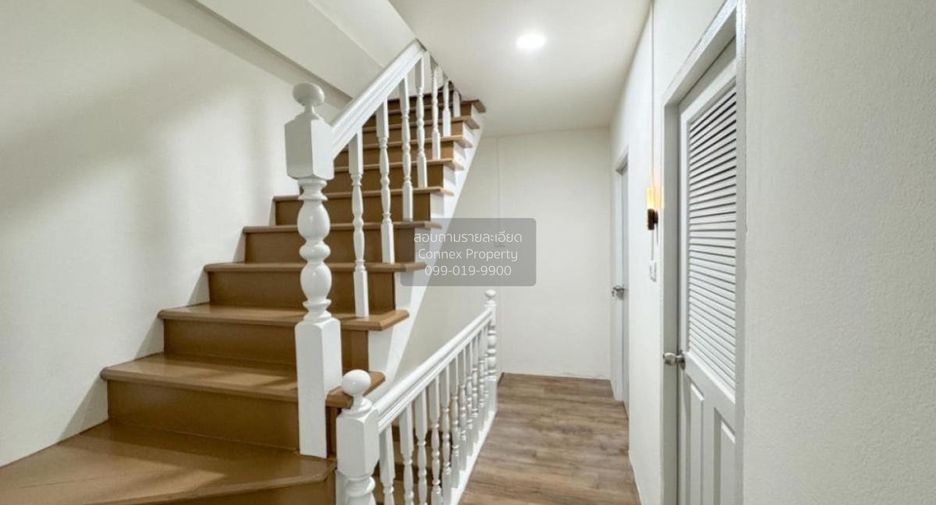 Casa adosada en venta de 5 habitaciones en Nong Khaem, Bangkok