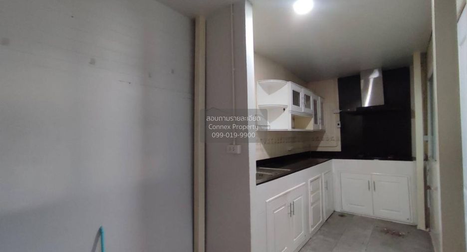 Reihenhaus zum Kauf mit 3 Zimmer in Bang Khun Thian, Bangkok