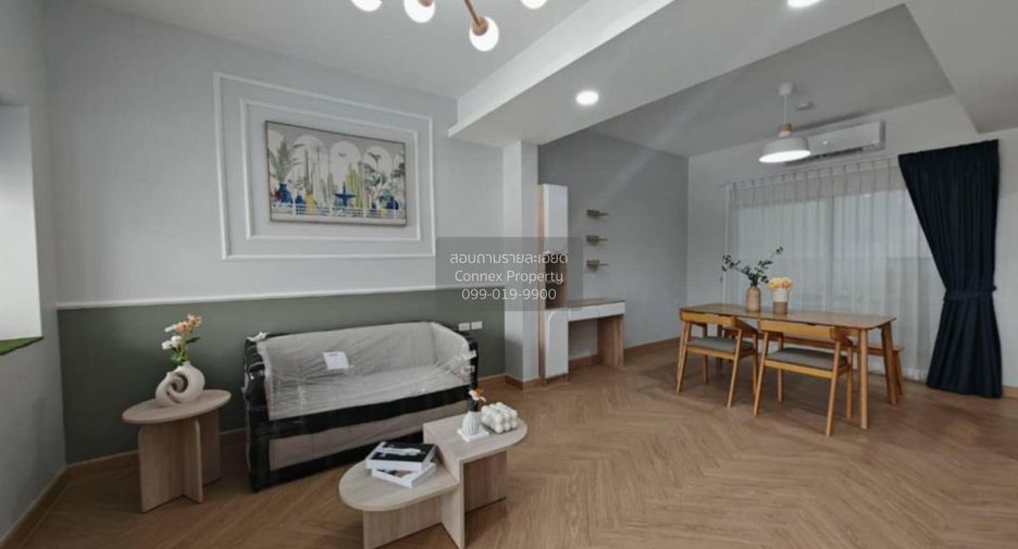 For sale 2 bedrooms townhouse in Mueang Samut Prakan, Samut Prakan