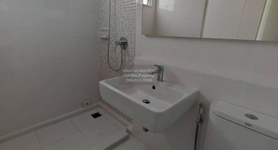 For sale 2 bedrooms townhouse in Mueang Samut Prakan, Samut Prakan