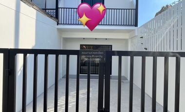 For sale 3 ベッドルーム townhouse in Bueng Kum, Bangkok