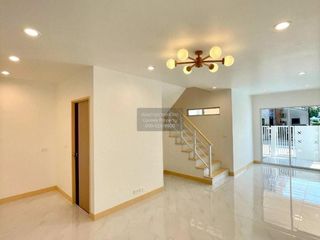 Reihenhaus zum Kauf mit 4 Zimmer in Bang Kruai, Nonthaburi