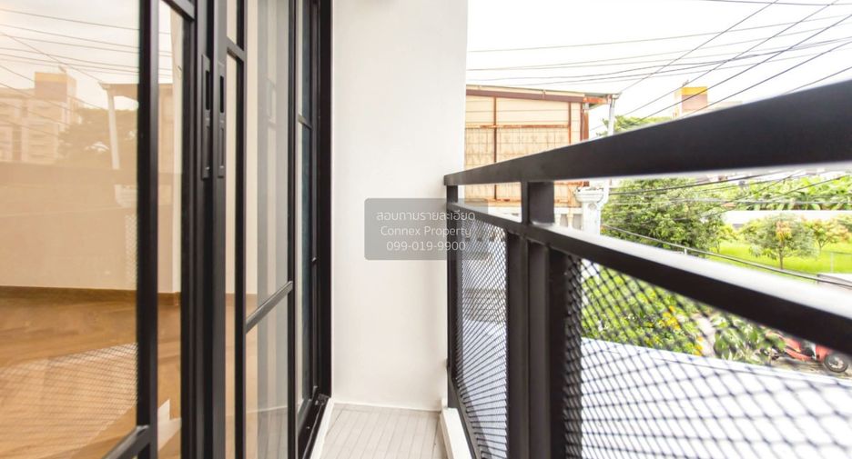 Casa adosada en venta de 2 habitaciones en Wang Thonglang, Bangkok