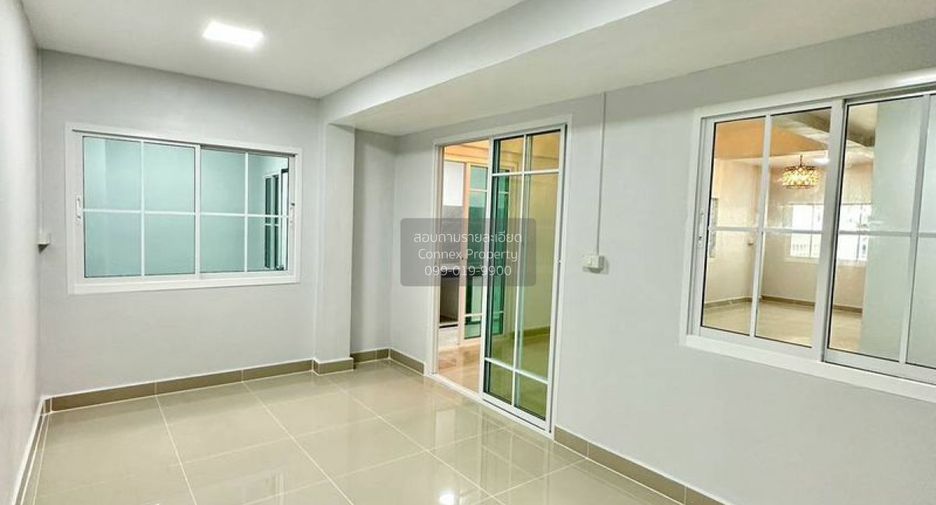À vendre 4 chambres maison de ville à Bang Bua Thong, Nonthaburi