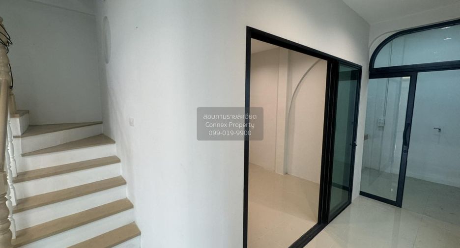 Casa adosada en venta de 3 habitaciones en Phasi Charoen, Bangkok