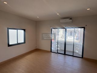 Casa adosada en venta de 3 habitaciones en Phasi Charoen, Bangkok