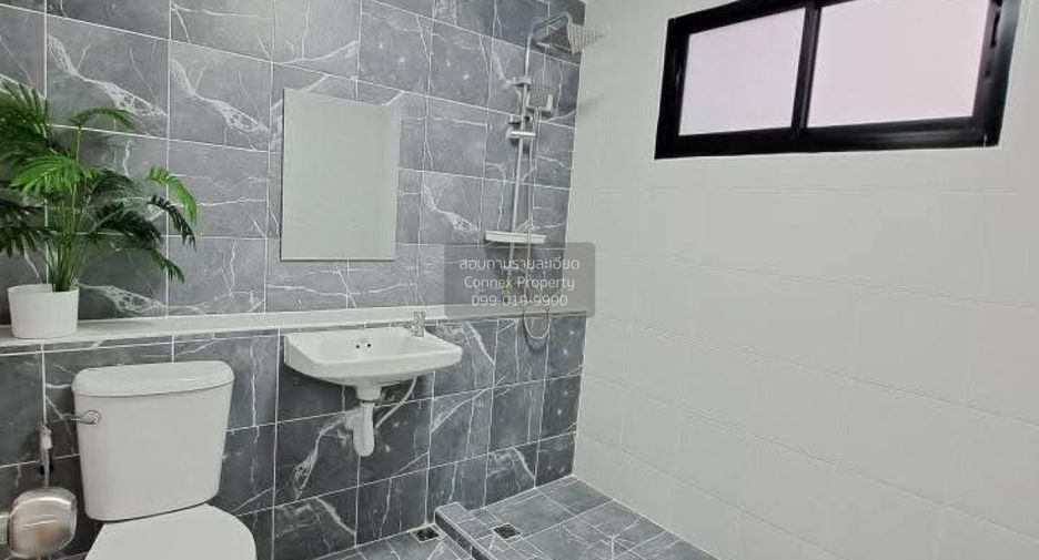 Haus zum Kauf mit 5 Zimmer in Bang Khae, Bangkok
