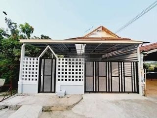 For sale 4 bedrooms house in Thanyaburi, Pathum Thani