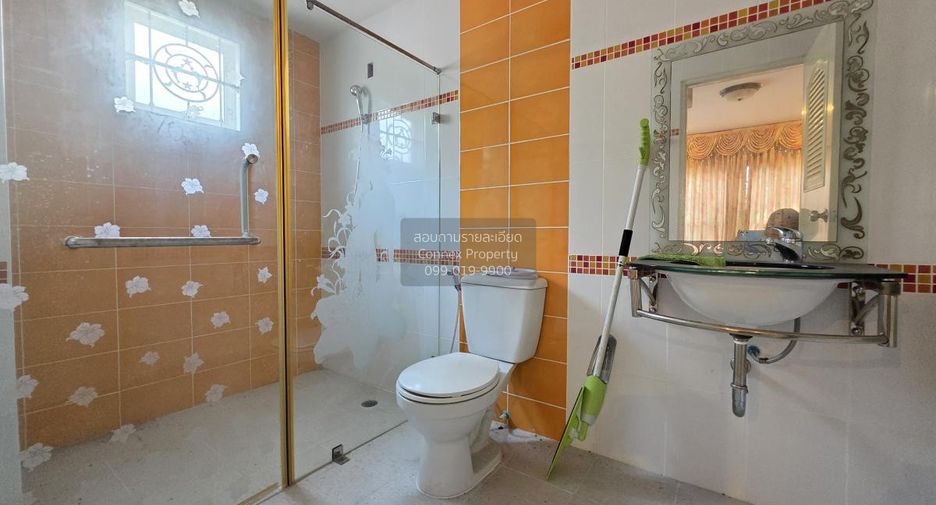 For sale 4 bedrooms house in Phasi Charoen, Bangkok
