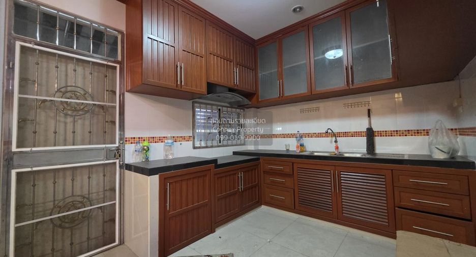 For sale 4 bedrooms house in Phasi Charoen, Bangkok