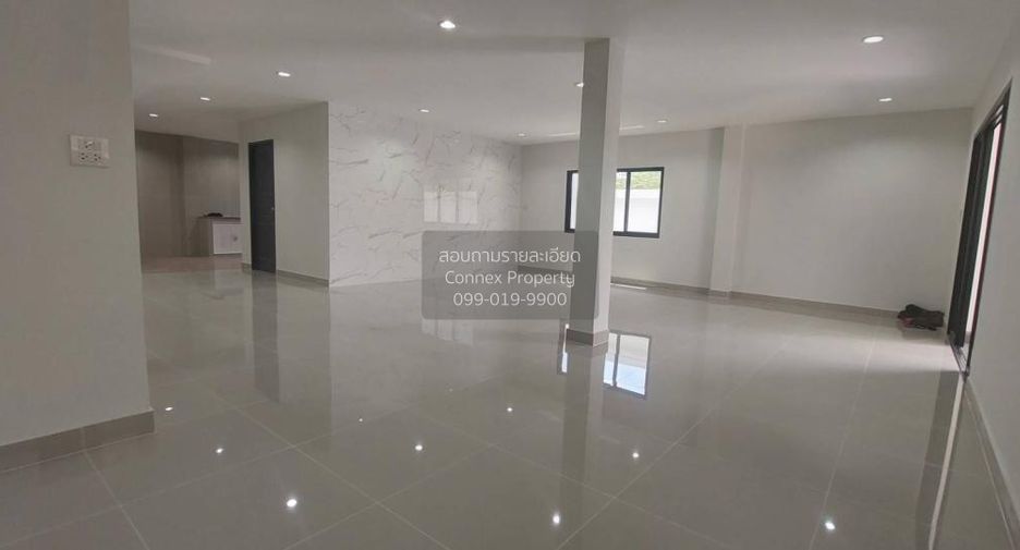 Casa adosada en venta de 5 habitaciones en Krathum Baen, Samut Sakhon