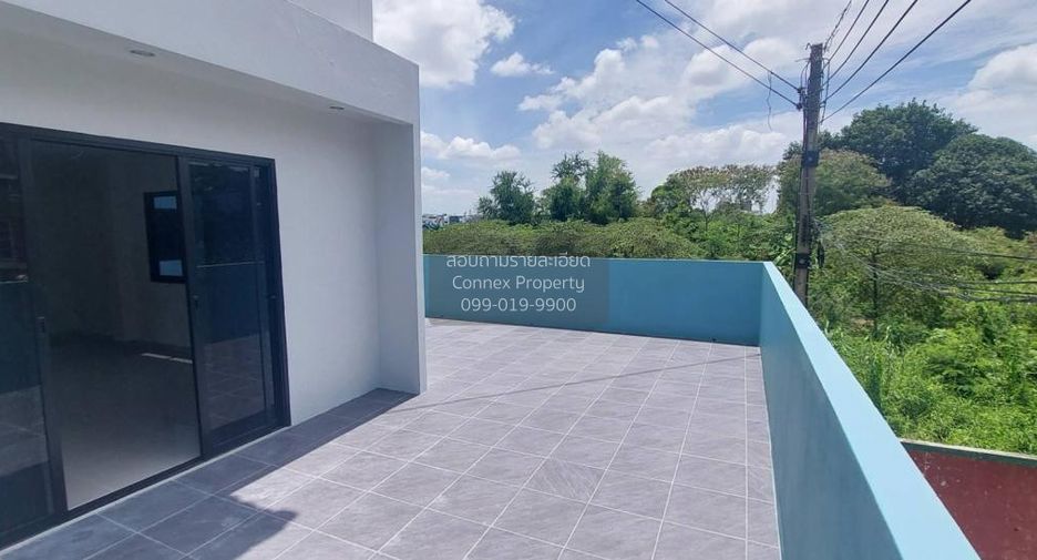 Casa adosada en venta de 5 habitaciones en Krathum Baen, Samut Sakhon