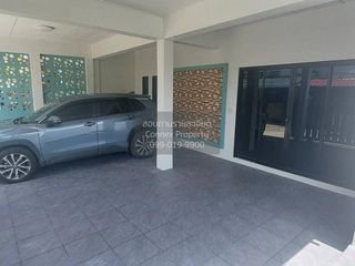 Casa adosada en venta de 5 habitaciones en Krathum Baen, Samut Sakhon