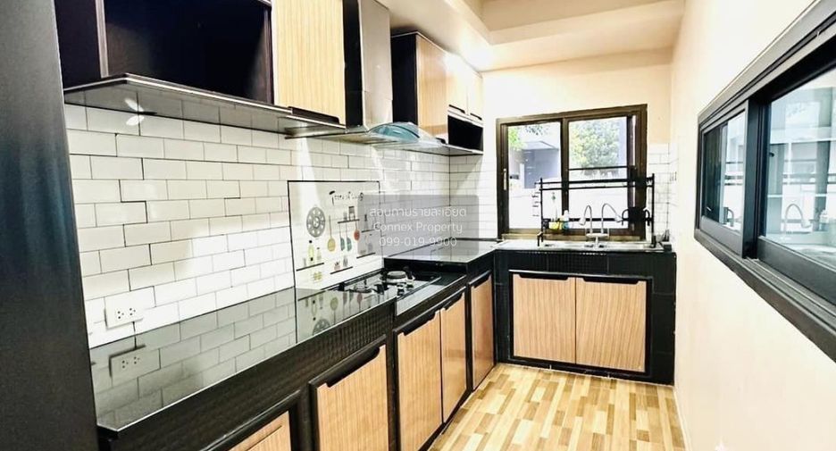 À vendre 3 chambres maison à Bang Sao Thong, Samut Prakan