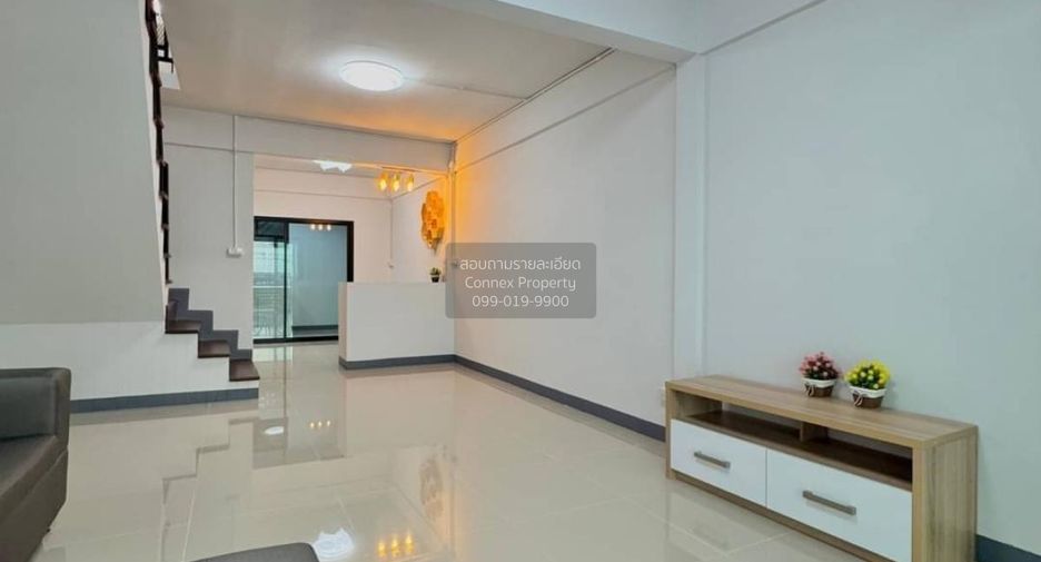 For sale 3 bedrooms townhouse in Mueang Nonthaburi, Nonthaburi