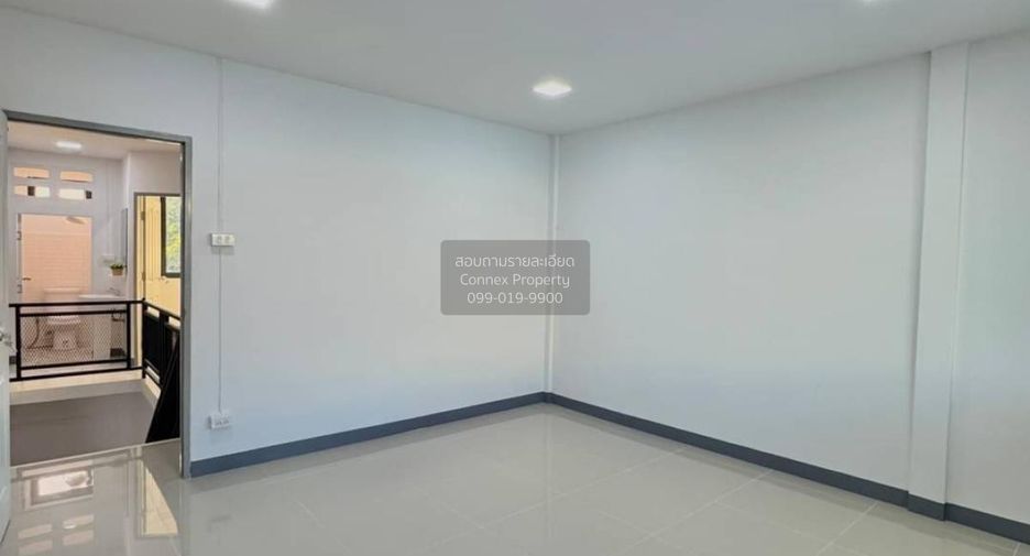 For sale 3 bedrooms townhouse in Mueang Nonthaburi, Nonthaburi