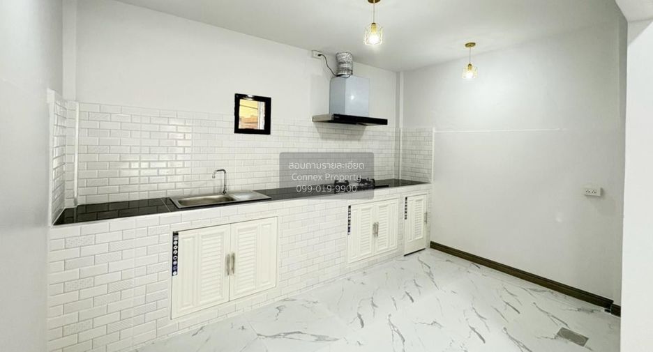 For sale 2 bedrooms townhouse in Mueang Nonthaburi, Nonthaburi