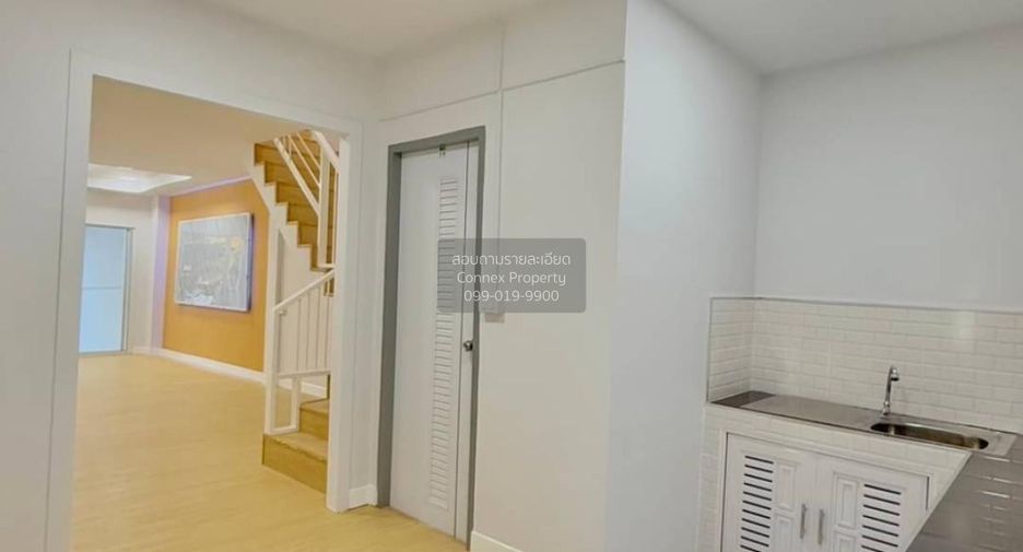 For sale 2 bedrooms townhouse in Pak Kret, Nonthaburi