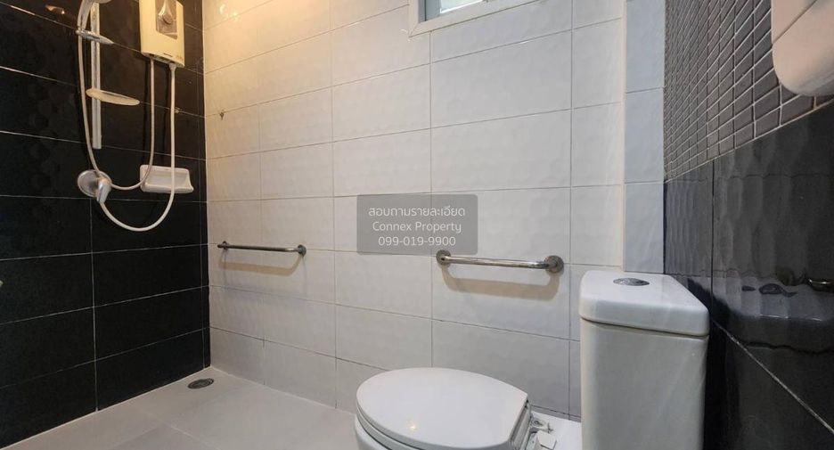 À vendre 5 chambres maison à Taling Chan, Bangkok