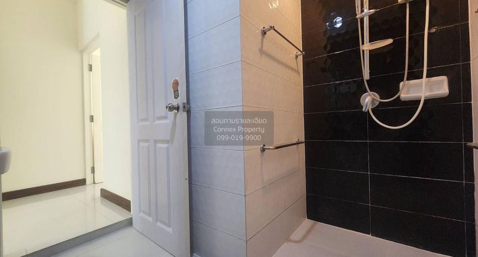 À vendre 5 chambres maison à Taling Chan, Bangkok