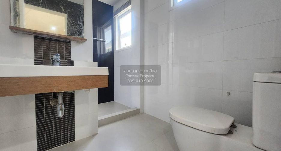 À vendre 5 chambres maison à Taling Chan, Bangkok