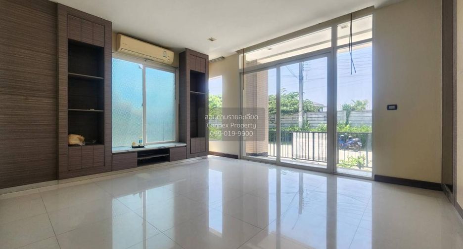 À vendre 5 chambres maison à Taling Chan, Bangkok