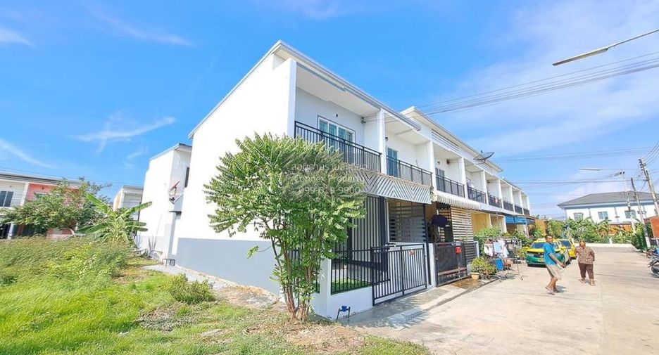 For sale 3 bedrooms townhouse in Sam Phran, Nakhon Pathom