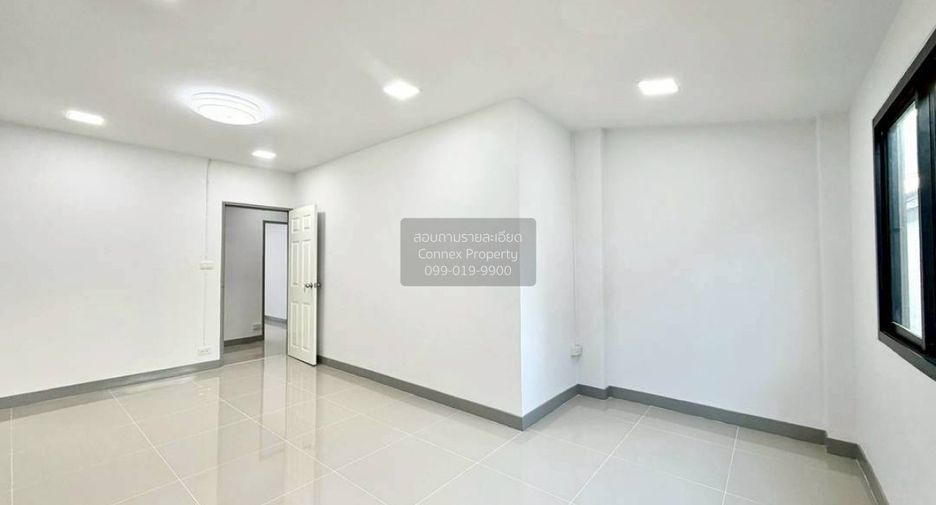 For sale 2 bedrooms townhouse in Pak Kret, Nonthaburi