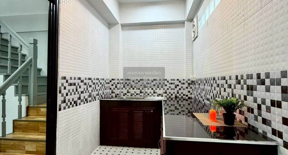 For sale 2 bedrooms townhouse in Pak Kret, Nonthaburi