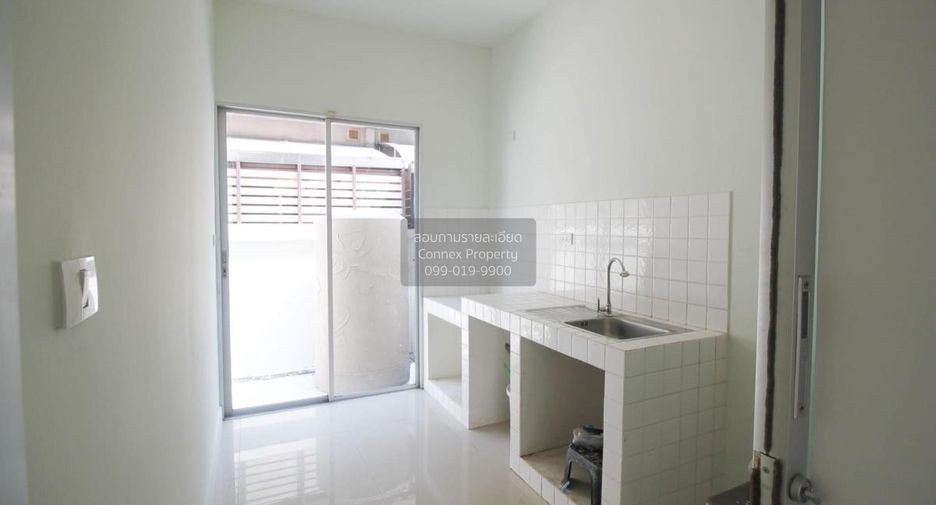 For sale 3 bedrooms townhouse in Bang Khun Thian, Bangkok