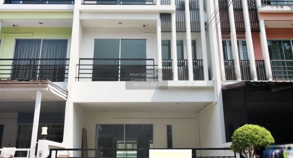 For sale 3 bedrooms townhouse in Bang Khun Thian, Bangkok