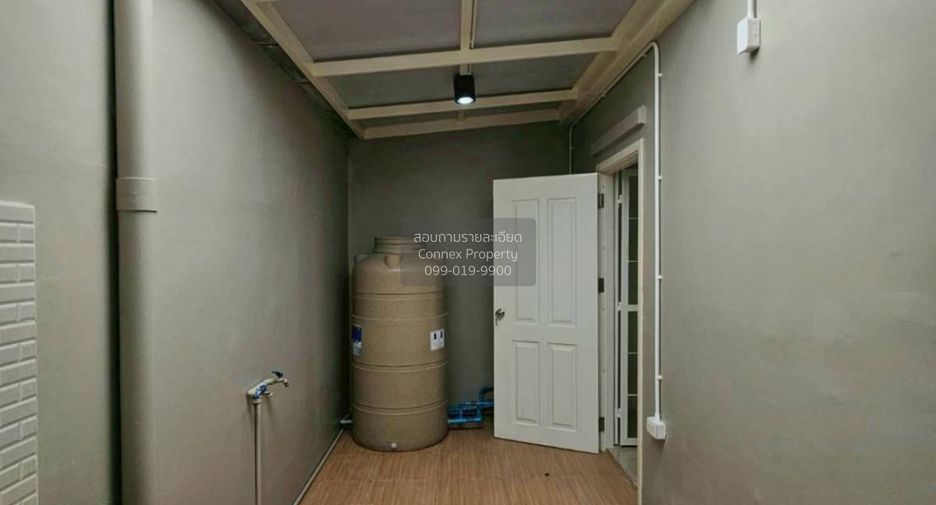 Casa adosada en venta de 3 habitaciones en Bang Khun Thian, Bangkok
