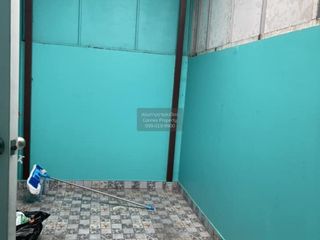 À vendre 3 chambres maison de ville à Krathum Baen, Samut Sakhon