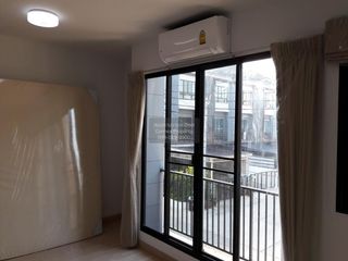 Casa adosada en venta de 3 habitaciones en Phasi Charoen, Bangkok