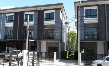 À vendre 3 chambres maison de ville à Phasi Charoen, Bangkok