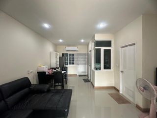 For sale 4 bedrooms townhouse in Mueang Nonthaburi, Nonthaburi