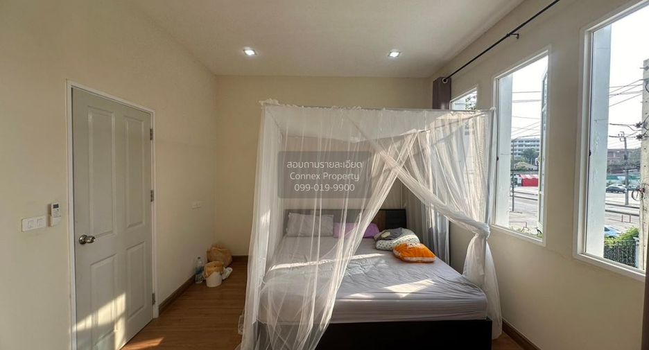 For sale 4 bedrooms townhouse in Mueang Nonthaburi, Nonthaburi