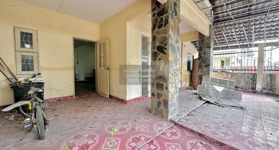 Casa adosada en venta de 3 habitaciones en Khlong Luang, Pathum Thani