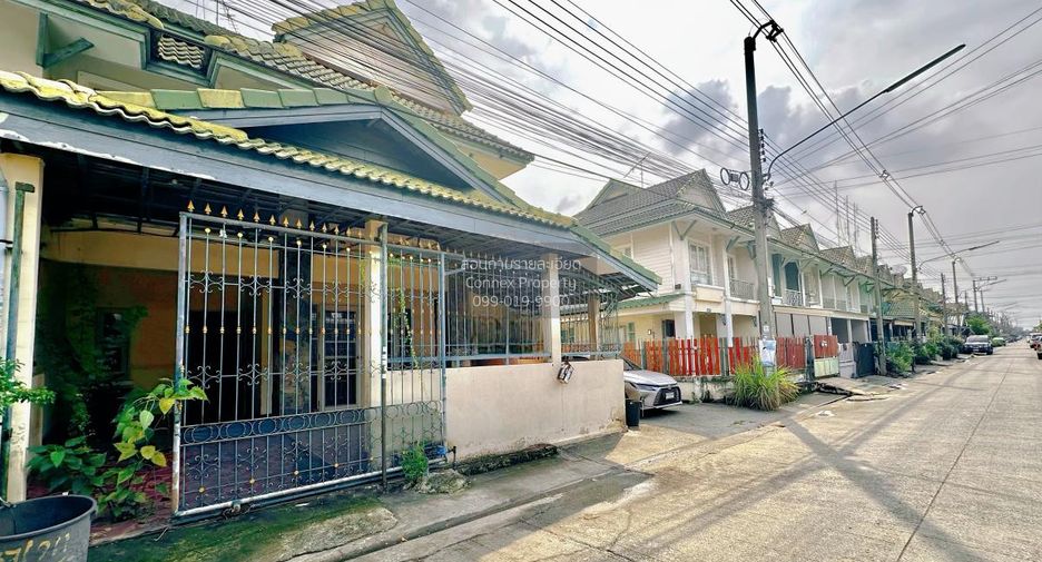 Casa adosada en venta de 3 habitaciones en Khlong Luang, Pathum Thani