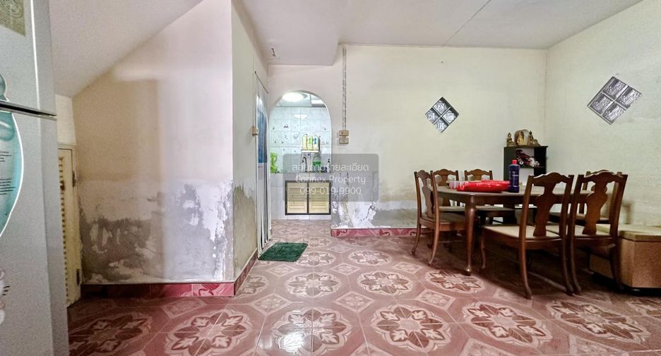 Casa adosada en venta de 3 habitaciones en Khlong Luang, Pathum Thani