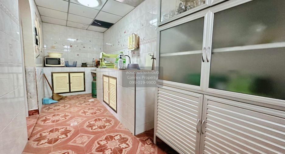 Casa adosada en venta de 3 habitaciones en Khlong Luang, Pathum Thani