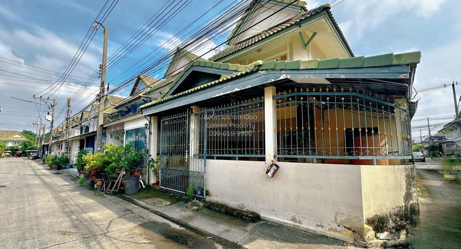 Casa adosada en venta de 3 habitaciones en Khlong Luang, Pathum Thani