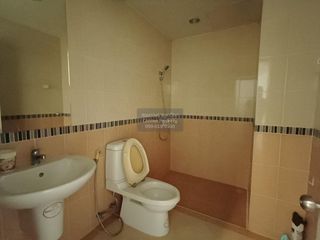 Продажа 4 спальни таунхаус в Сапхан Сунг, Бангкок
