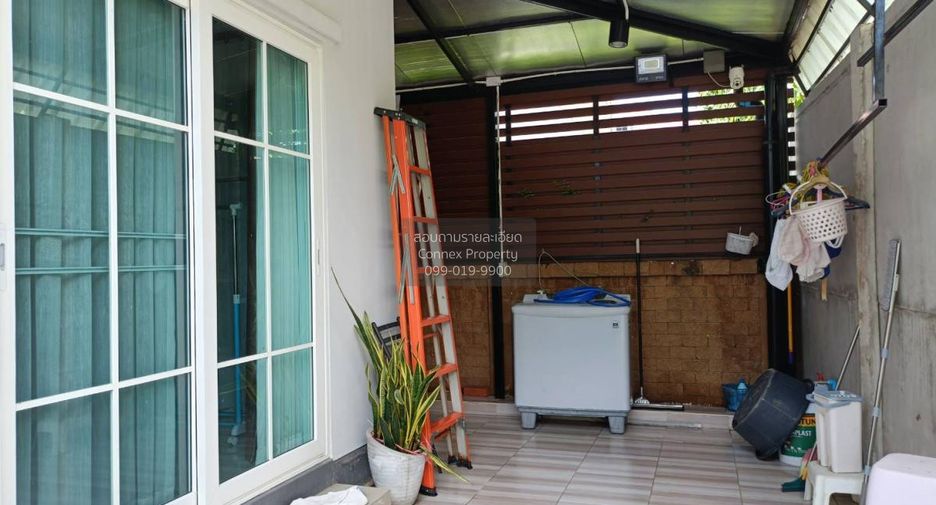For sale 4 bedrooms townhouse in Mueang Samut Sakhon, Samut Sakhon
