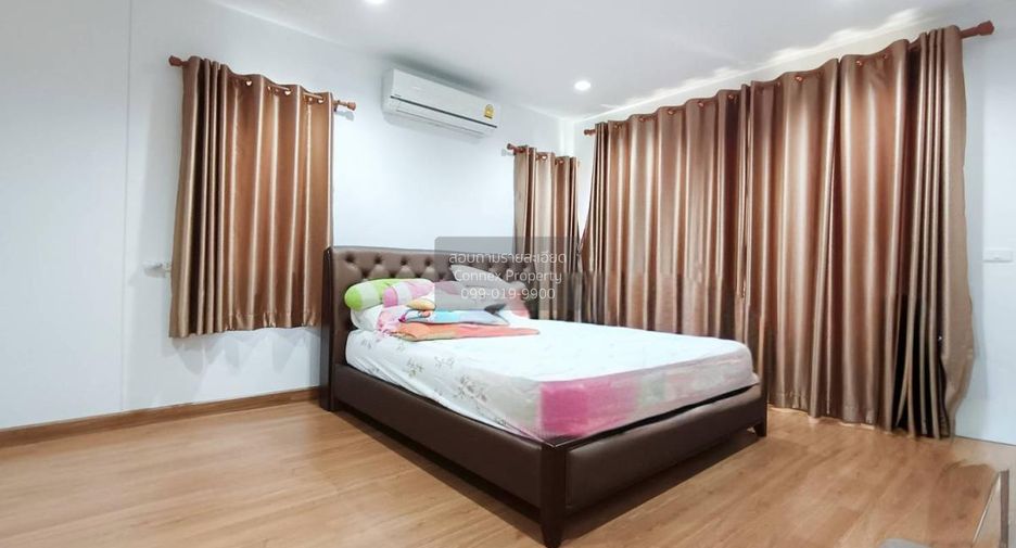 For sale 4 bedrooms townhouse in Mueang Samut Sakhon, Samut Sakhon