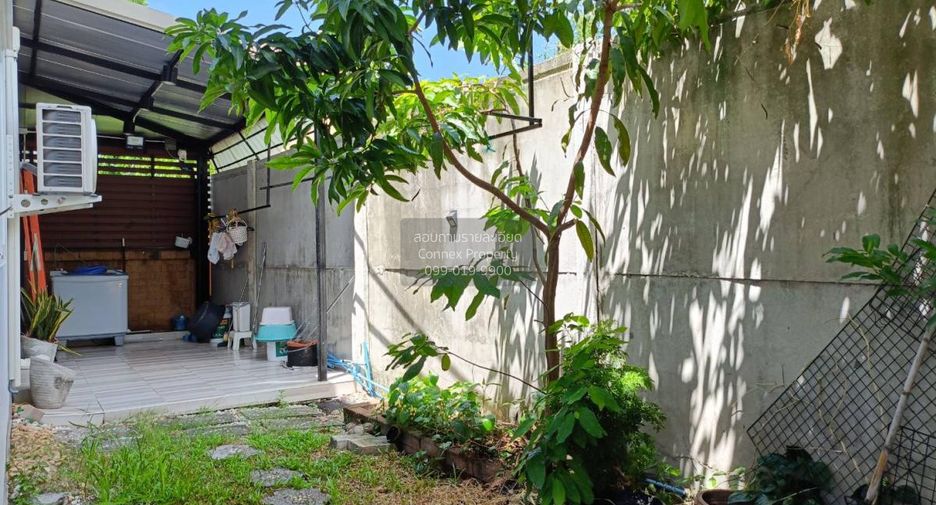 For sale 4 bedrooms townhouse in Mueang Samut Sakhon, Samut Sakhon