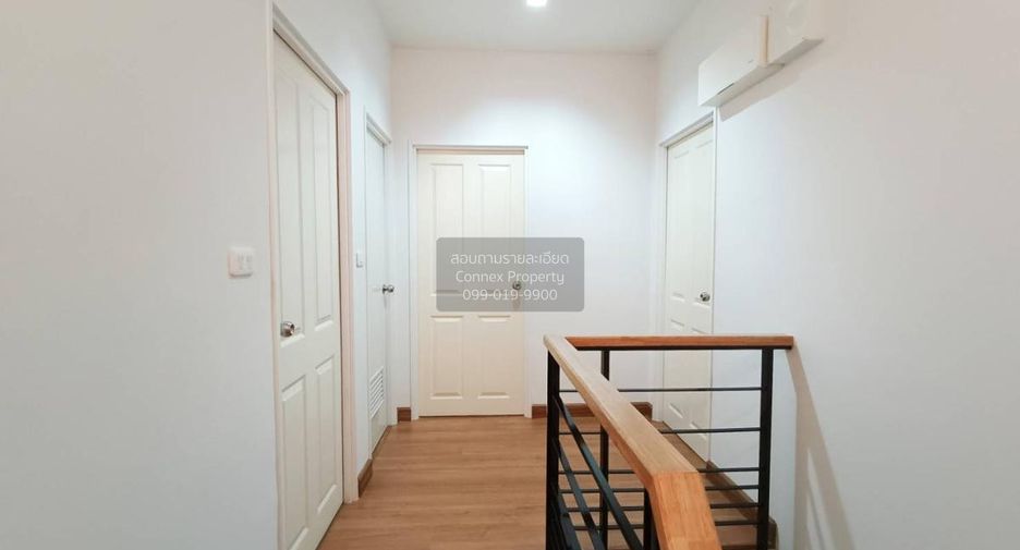 For sale 4 bedrooms townhouse in Mueang Samut Sakhon, Samut Sakhon