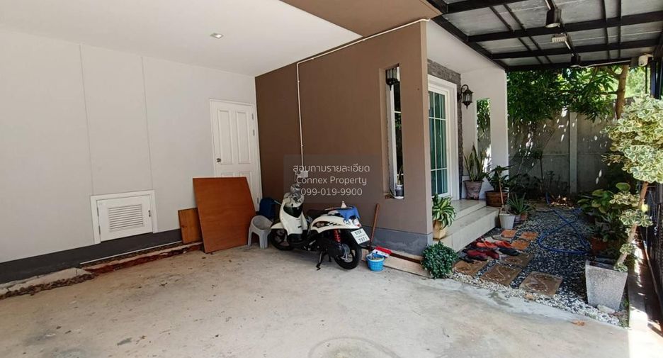 For sale 4 bedrooms townhouse in Mueang Samut Sakhon, Samut Sakhon